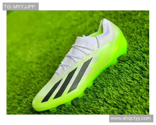 各大足球明星专属足球鞋大揭秘助你提升球场表现与风格